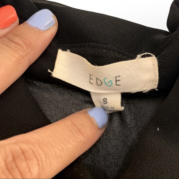 EDGEβ’ NYC Black&White Sleeveless Button-up Tank Too - Picture 9 of 11